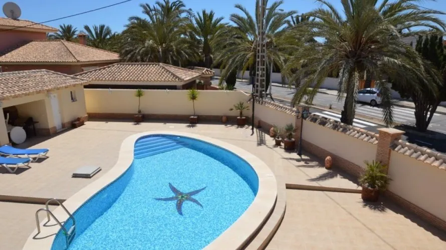 276m² villa for sale , Cabo Roig, Spain No. 981 № 1