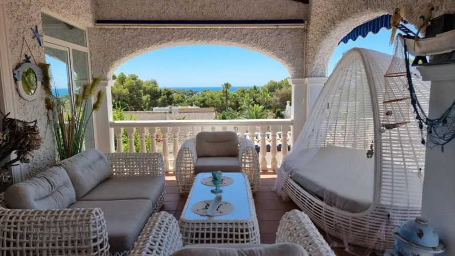 6 bedrooms villa for sale, Moraira, Spain No. 1135