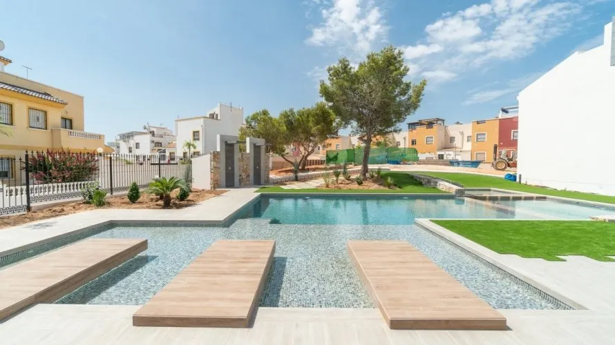 3 bedrooms bungalow for sale, Los Balcones, Spain No. 1601