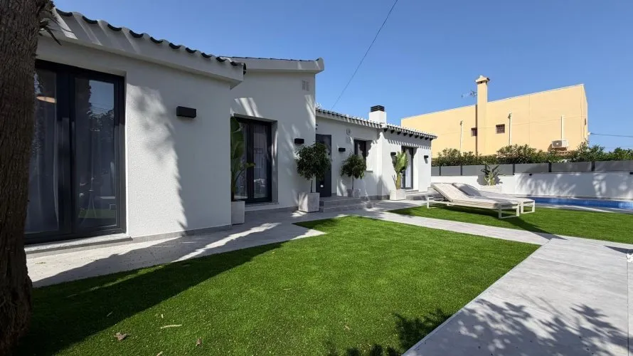 4 bedrooms villa for sale, Torrevieja, Spain No. 1686 № 17