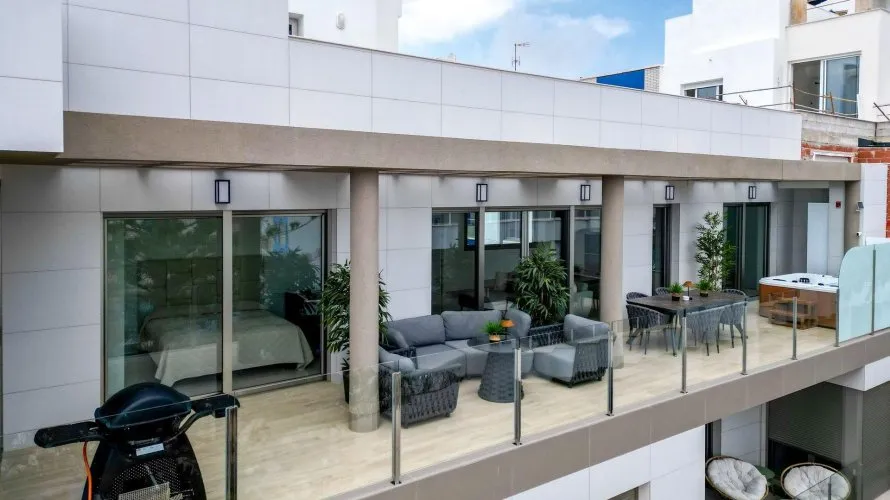 129m² apartment for sale, Torrevieja, Spain No. 1669 № 1