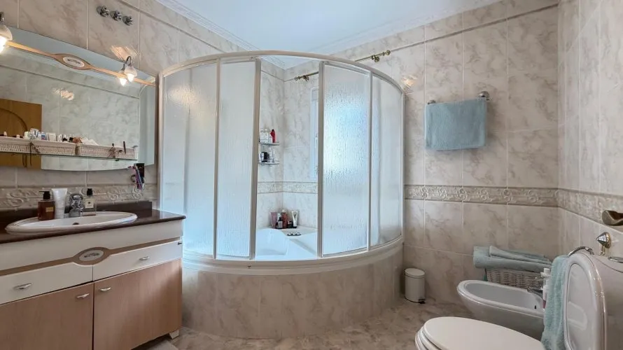 6 bedrooms villa for sale, Rojales, Spain No. 1673 № 1