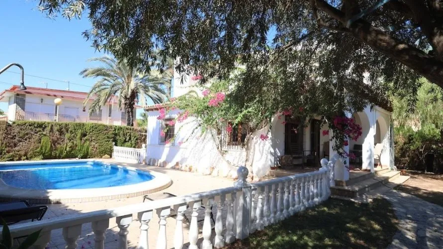 4 bedrooms apartment for sale, Cabo Roig, Spain No. 1737