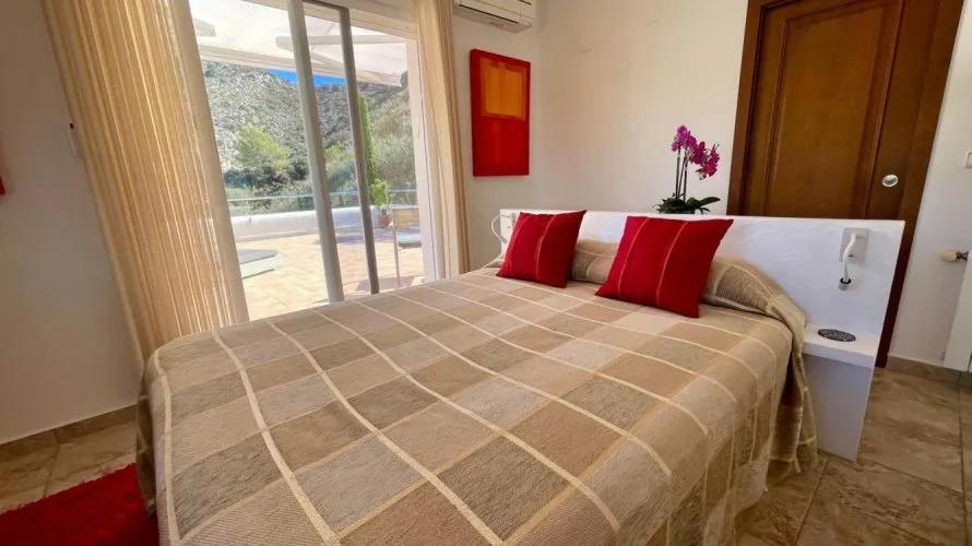 229m² villa for sale, Moraira, Spain No. 1749 № 1