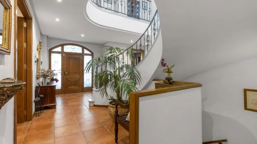 720m² villa for sale, La Veleta, Spain No. 1779 № 2